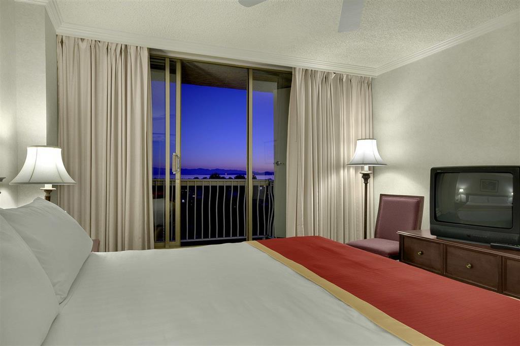 Harbour Towers Hotel & Suites Виктория Стая снимка